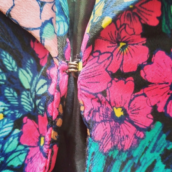 Bisou Bisou Bright Floral Blazer, size L - Picture 3 of 9